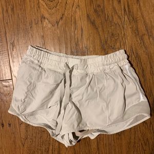 white lululemon hotty hot shorts